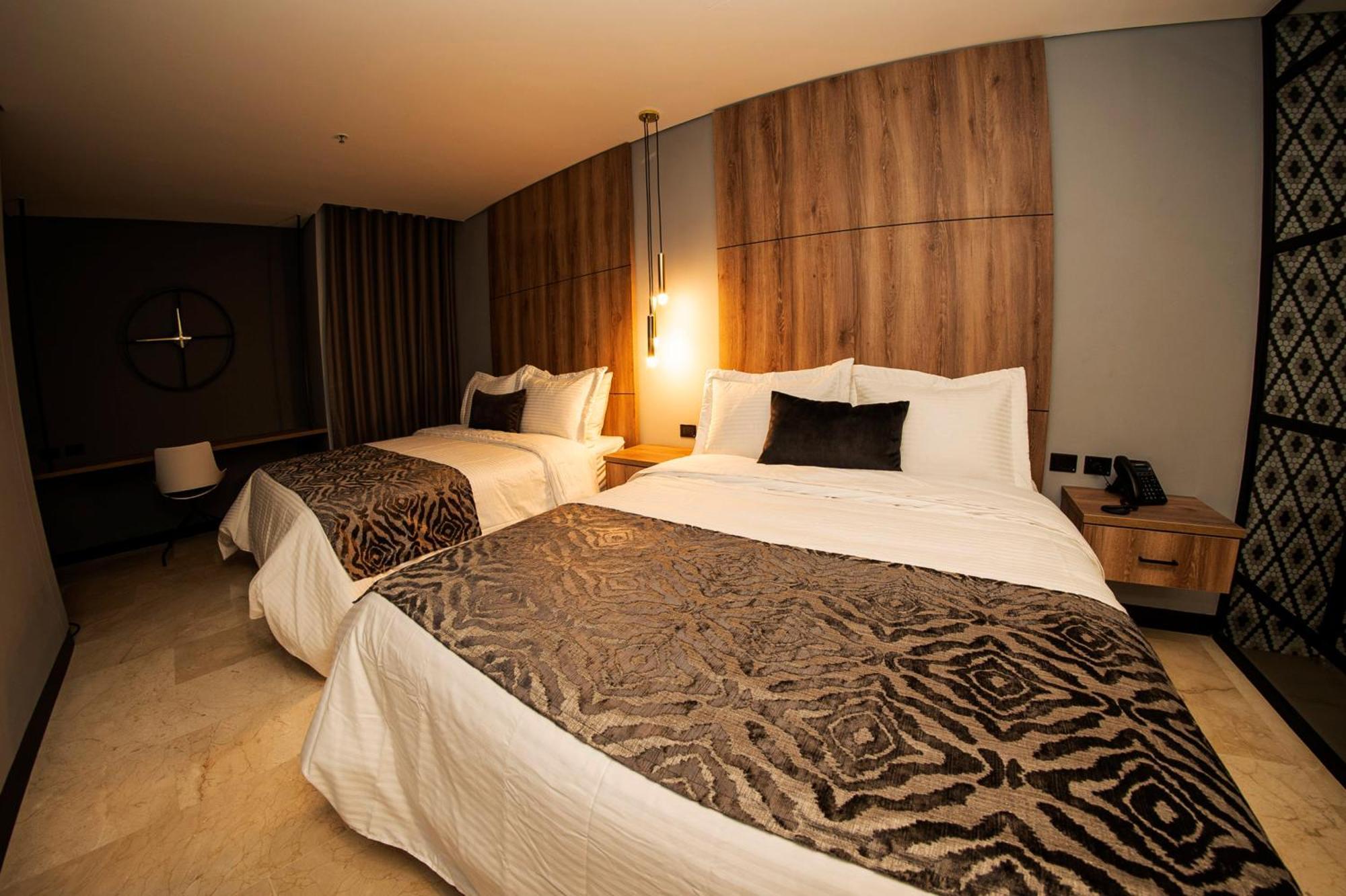 Cavalta By Bernalo Hotels Medellin Exterior photo A room at the hotel