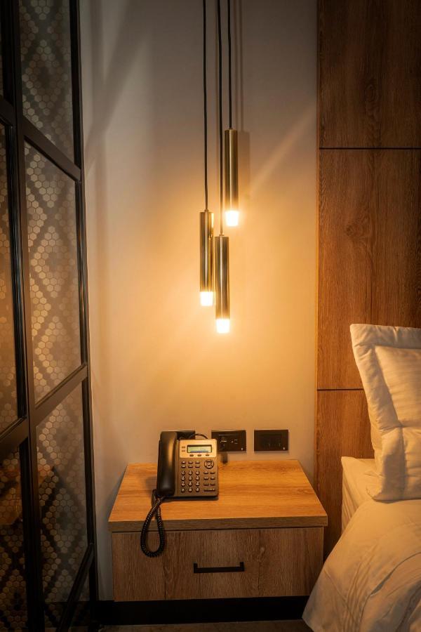 Cavalta By Bernalo Hotels Medellin Exterior photo A pendant light